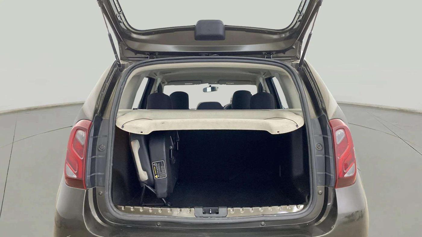 2017 Renault Duster RXS CVT, Petrol, Automatic, 37,203 km, Boot Inside