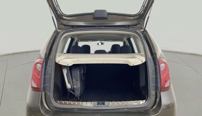 2017 Renault Duster RXS CVT, Petrol, Automatic, 37,203 km, Boot Inside