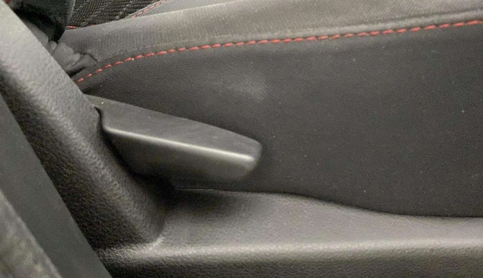 2017 Renault Duster RXS CVT, Petrol, Automatic, 37,203 km, Driver Side Adjustment Panel