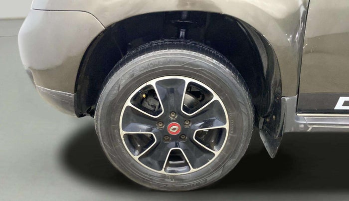 2017 Renault Duster RXS CVT, Petrol, Automatic, 37,203 km, Left Front Wheel
