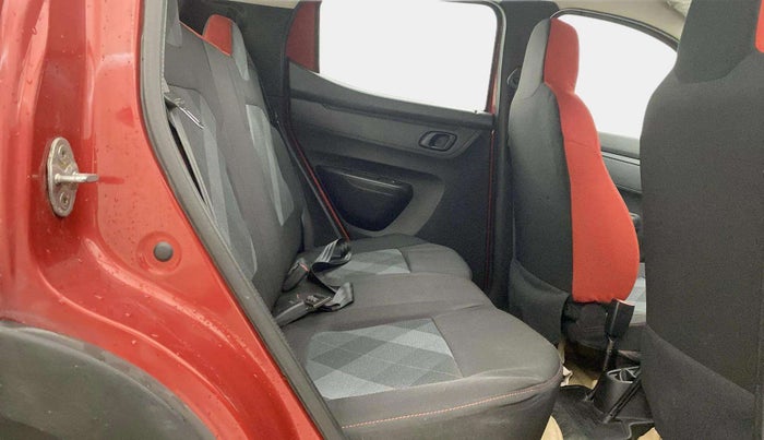 2021 Renault Kwid RXT 1.0 (O), Petrol, Manual, 39,582 km, Right Side Rear Door Cabin