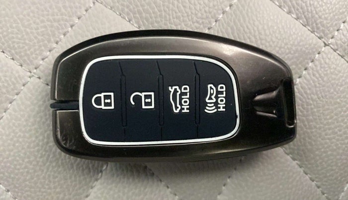 2023 Hyundai VENUE SX (O) 1.0 TURBO DCT, Petrol, Automatic, 5,432 km, Key Close Up