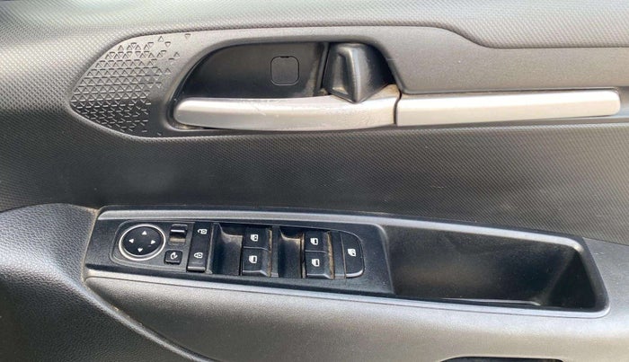 2020 KIA SONET HTK PLUS 1.2, Petrol, Manual, 30,285 km, Driver Side Door Panels Control