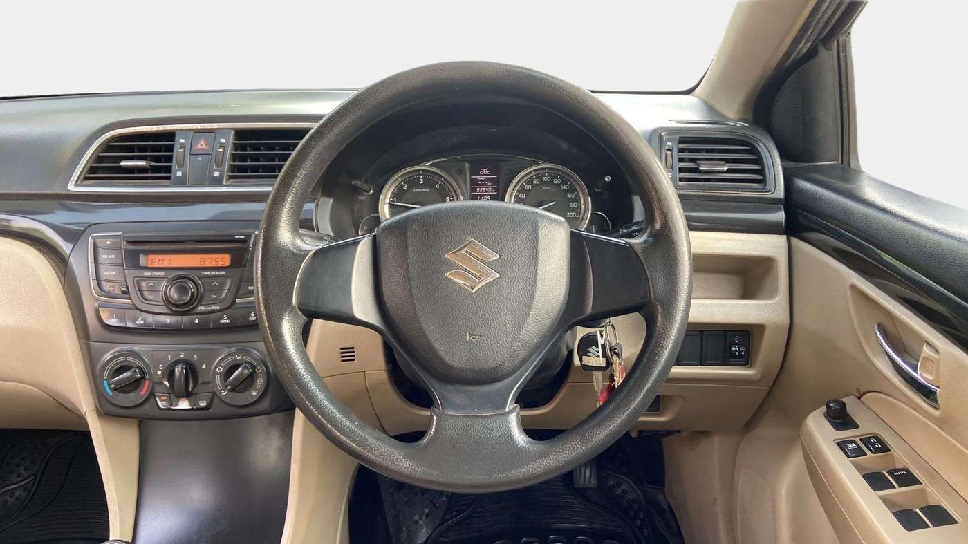 2014 Maruti Ciaz VDI, Diesel, Manual, 93,921 km, Steering Wheel Close Up
