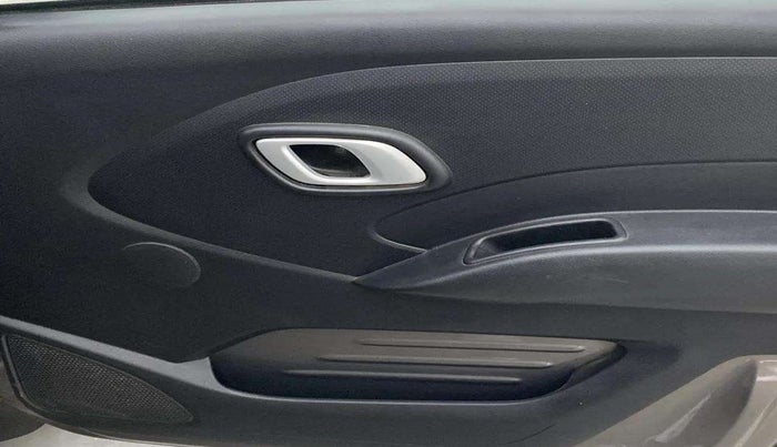 2018 Datsun Redi Go T(O) 1.0, Petrol, Manual, 76,382 km, Driver Side Door Panels Control