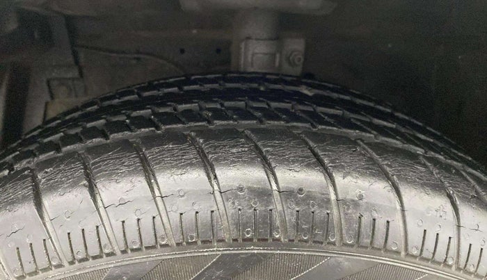2015 Maruti Ertiga VXI, Petrol, Manual, 12,236 km, Left Front Tyre Tread
