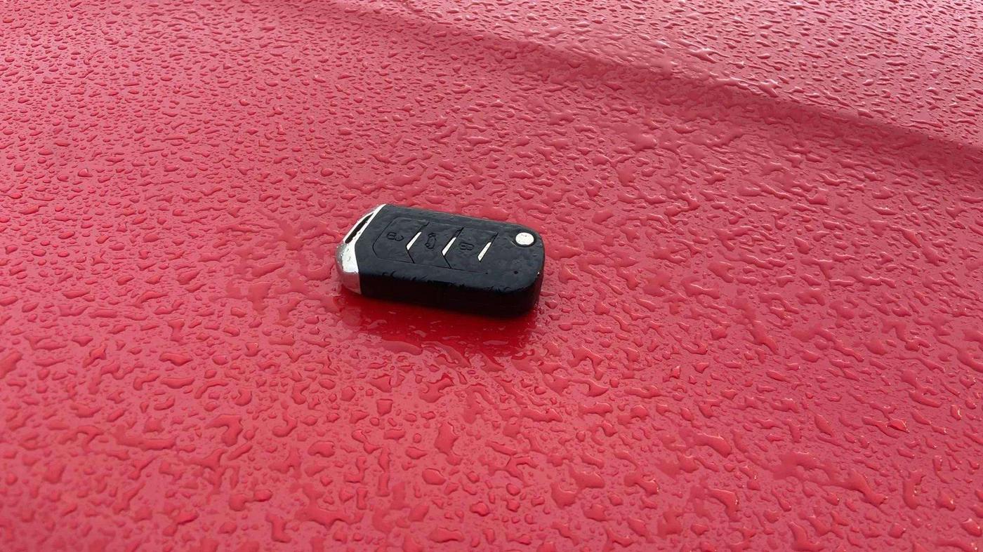 2021 Mahindra XUV300 W8 (O) 1.2 PETROL, Petrol, Manual, 85,949 km, Key Close Up
