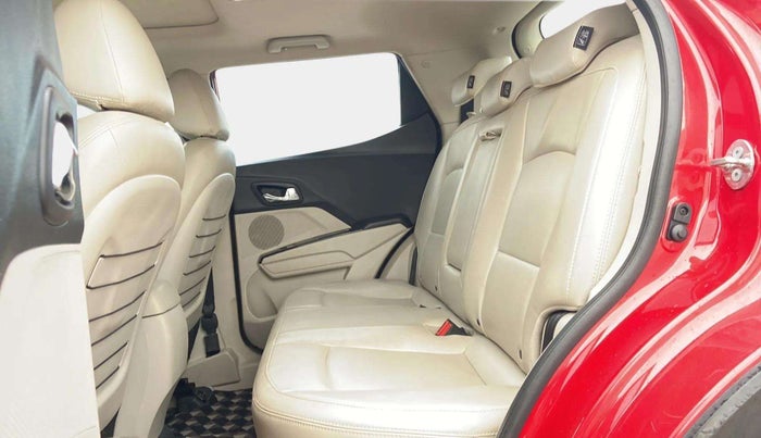 2021 Mahindra XUV300 W8 (O) 1.2 PETROL, Petrol, Manual, 85,905 km, Right Side Rear Door Cabin