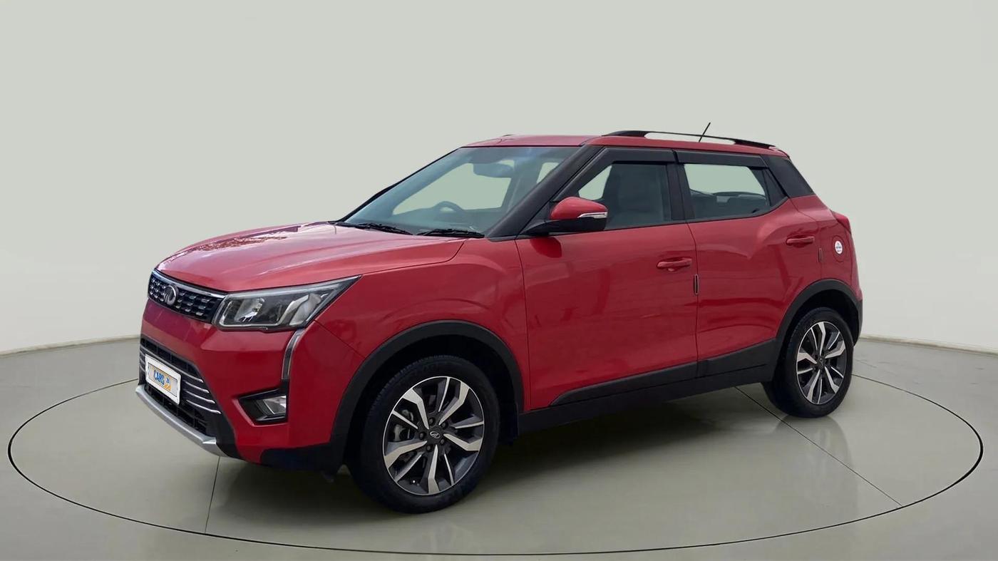 2021 Mahindra XUV300 W8 (O) 1.2 PETROL, Petrol, Manual, 85,949 km, Left Front Diagonal