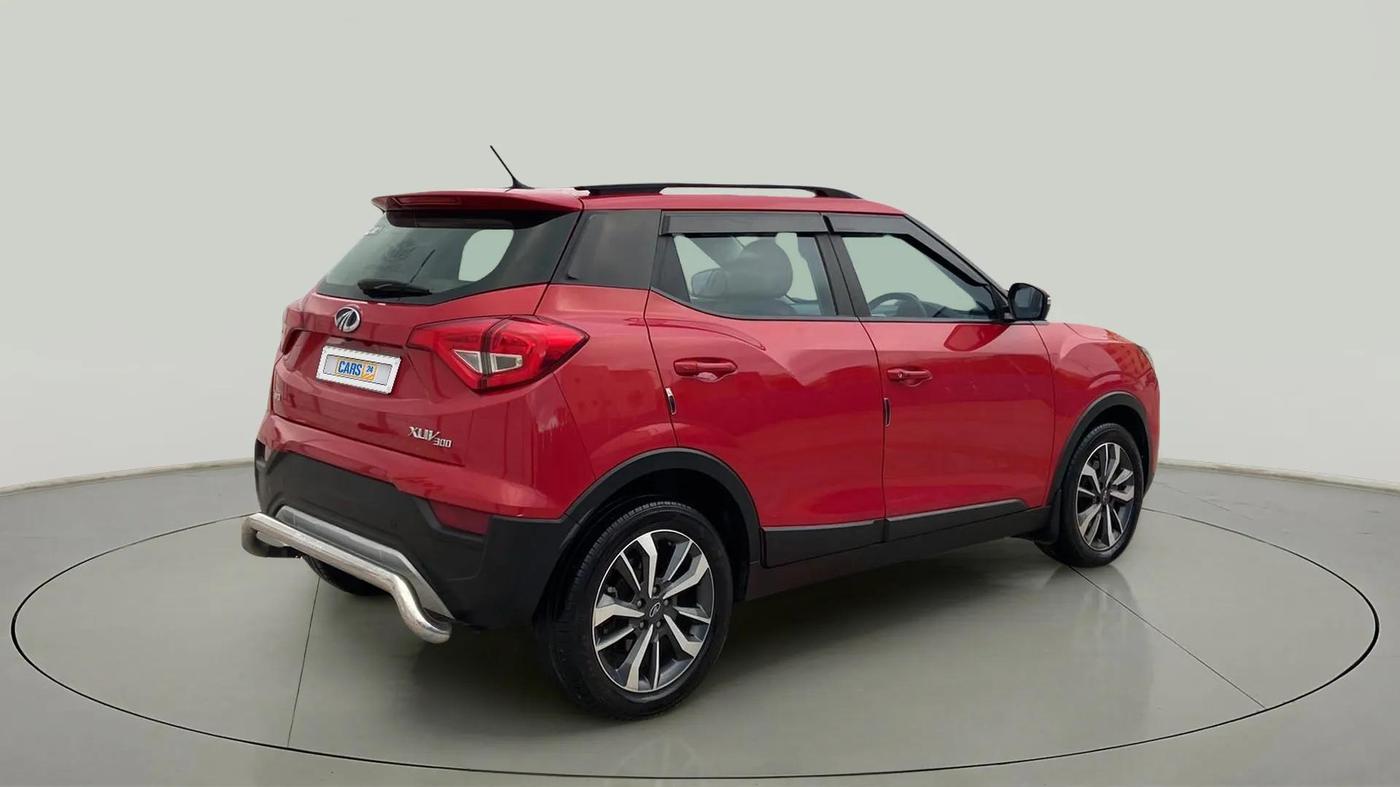 2021 Mahindra XUV300 W8 (O) 1.2 PETROL, Petrol, Manual, 85,949 km, Right Back Diagonal