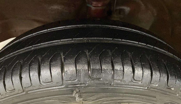 2014 Maruti Wagon R 1.0 VXI, Petrol, Manual, 36,152 km, Left Front Tyre Tread