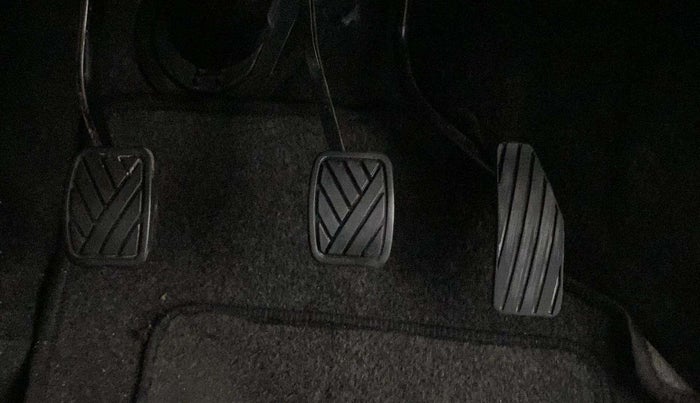 2014 Maruti Wagon R 1.0 VXI, Petrol, Manual, 36,152 km, Pedals