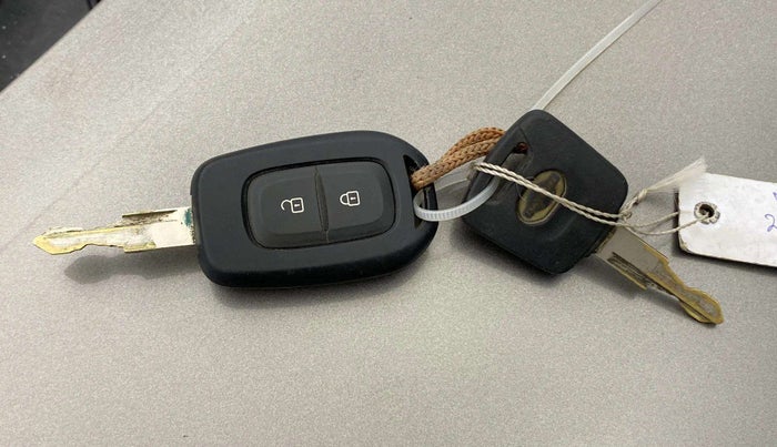 2019 Datsun Redi Go S 1.0, Petrol, Manual, 21,545 km, Key Close Up
