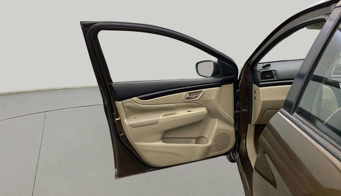 2015 Maruti Ciaz ZXI, CNG, Manual, 78,606 km, LHS Front Door