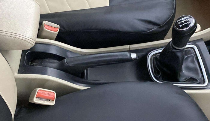 2015 Maruti Ciaz ZXI, CNG, Manual, 78,606 km, Gear Lever
