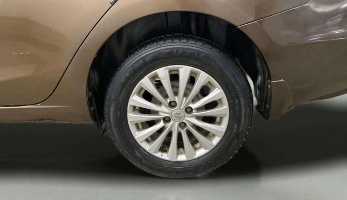 2015 Maruti Ciaz ZXI, CNG, Manual, 78,606 km, Left Rear Wheel
