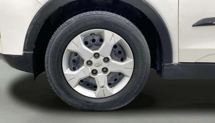 2022 Mahindra XUV300 W6 1.2 PETROL AMT, Petrol, Automatic, 48,602 km, Left Front Wheel
