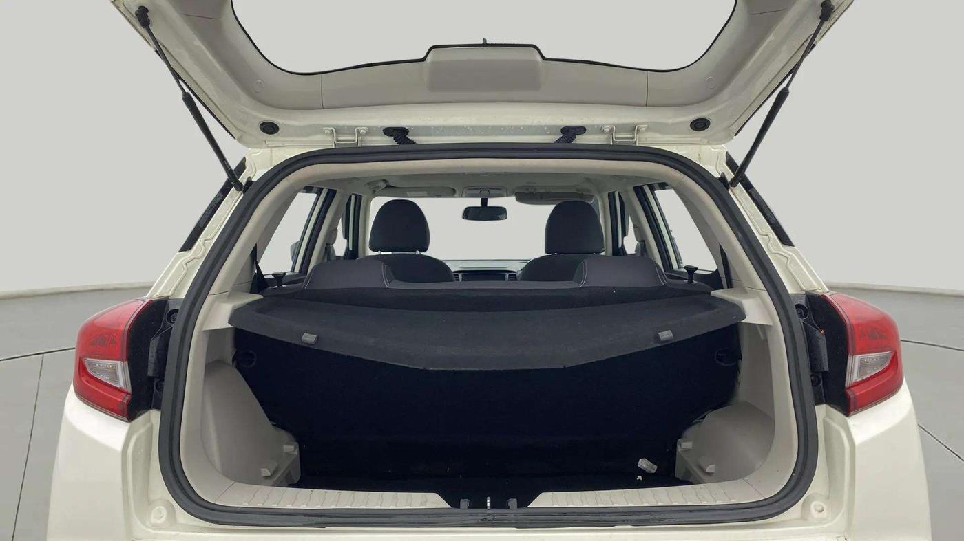 2022 Mahindra XUV300 W6 1.2 PETROL AMT, Petrol, Automatic, 48,602 km, Boot Open Zoomed View