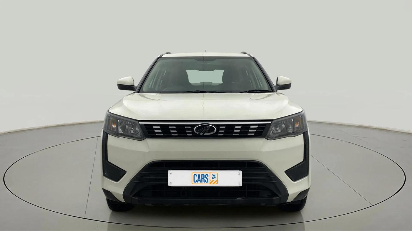 2022 Mahindra XUV300 W6 1.2 PETROL AMT, Petrol, Automatic, 48,602 km, Front