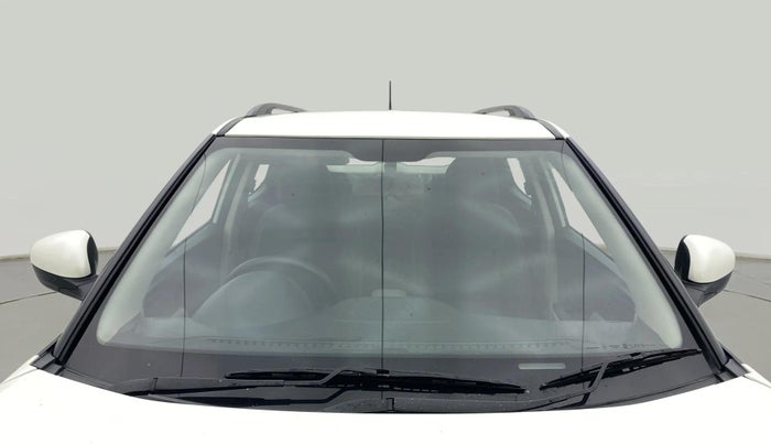 2022 Mahindra XUV300 W6 1.2 PETROL AMT, Petrol, Automatic, 48,602 km, Front Windshield