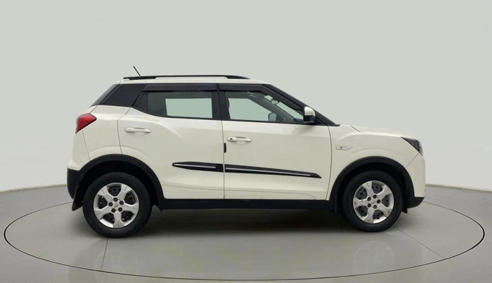 2022 Mahindra XUV300 W6 1.2 PETROL AMT, Petrol, Automatic, 48,602 km, Right Side View