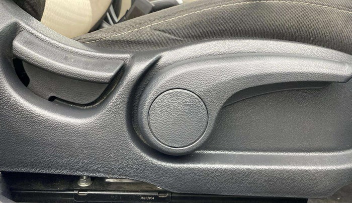 2018 Hyundai Elite i20 ASTA 1.2 (O), Petrol, Manual, 23,632 km, Driver Side Adjustment Panel