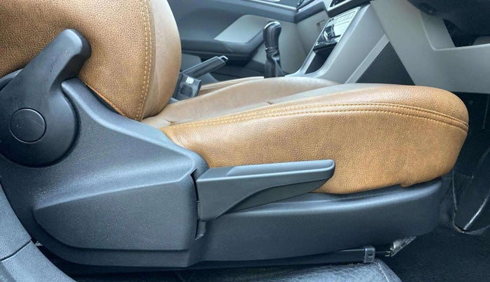 2022 Skoda KUSHAQ AMBITION 1.0L TSI MT, Petrol, Manual, 27,795 km, Driver Side Adjustment Panel