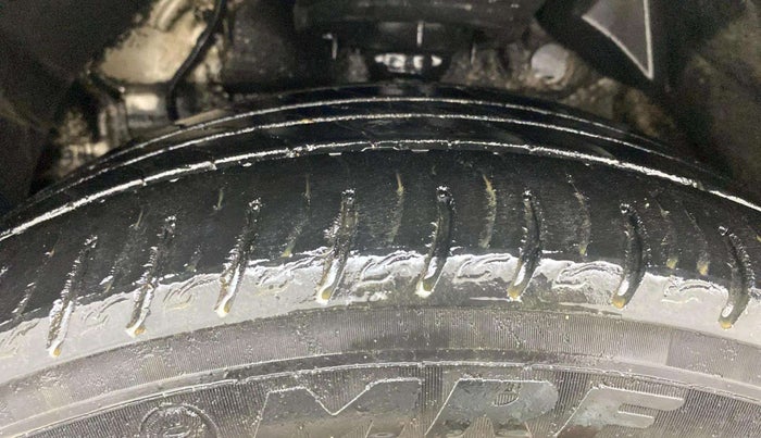 2019 Mahindra XUV300 W8 (O) 1.2 PETROL, Petrol, Manual, 41,826 km, Left Front Tyre Tread
