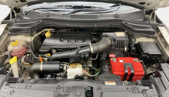 2019 Mahindra XUV300 W8 (O) 1.2 PETROL, Petrol, Manual, 41,826 km, Engine View