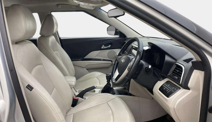 2019 Mahindra XUV300 W8 (O) 1.2 PETROL, Petrol, Manual, 41,826 km, Right Side Front Door Cabin