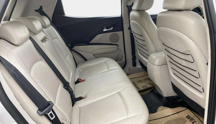 2019 Mahindra XUV300 W8 (O) 1.2 PETROL, Petrol, Manual, 41,826 km, Right Side Rear Door Cabin