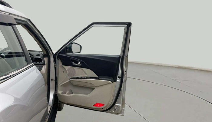 2019 Mahindra XUV300 W8 (O) 1.2 PETROL, Petrol, Manual, 41,826 km, RHS Front Door