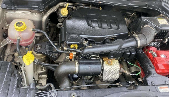2019 Mahindra XUV300 W8 (O) 1.2 PETROL, Petrol, Manual, 41,826 km, Engine View - Right