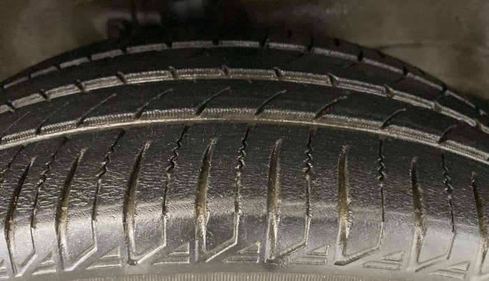 2017 Maruti Wagon R 1.0 LXI CNG, CNG, Manual, 52,787 km, Right Front Tyre Tread