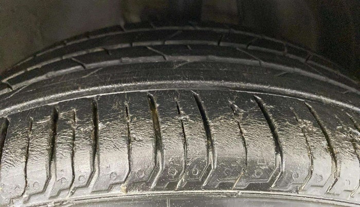 2021 Hyundai NEW I20 SPORTZ 1.2 MT, Petrol, Manual, 19,369 km, Right Front Tyre Tread