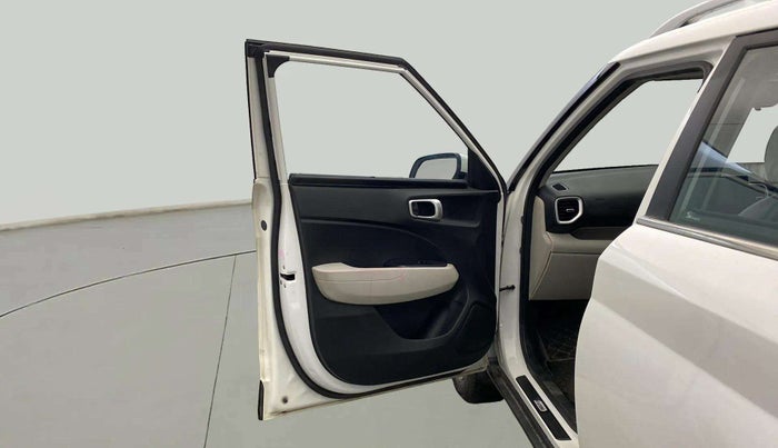 2022 Hyundai VENUE SX 1.2 PETROL, Petrol, Manual, 31,360 km, LHS Front Door