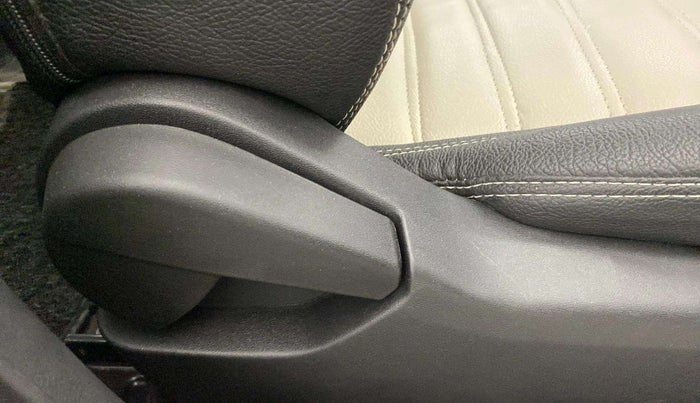 2024 Nissan MAGNITE XE, Petrol, Manual, 20,620 km, Driver Side Adjustment Panel