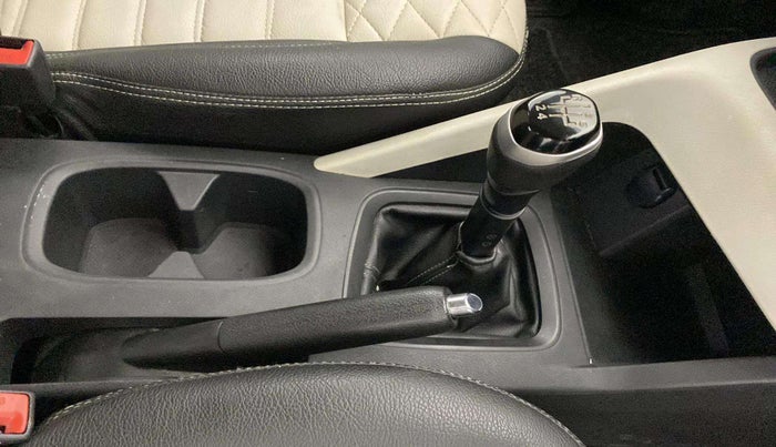 2024 Nissan MAGNITE XE, Petrol, Manual, 20,620 km, Gear Lever