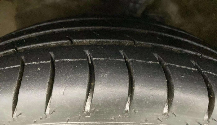 2014 Maruti Celerio VXI AMT, Petrol, Automatic, 68,652 km, Left Front Tyre Tread