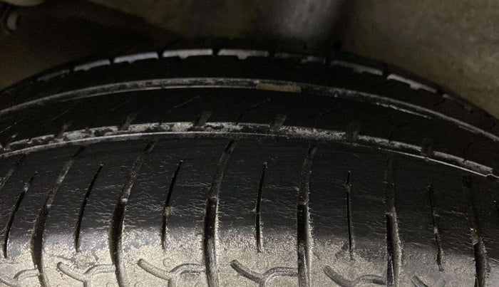 2014 Maruti Celerio VXI AMT, Petrol, Automatic, 68,652 km, Right Rear Tyre Tread