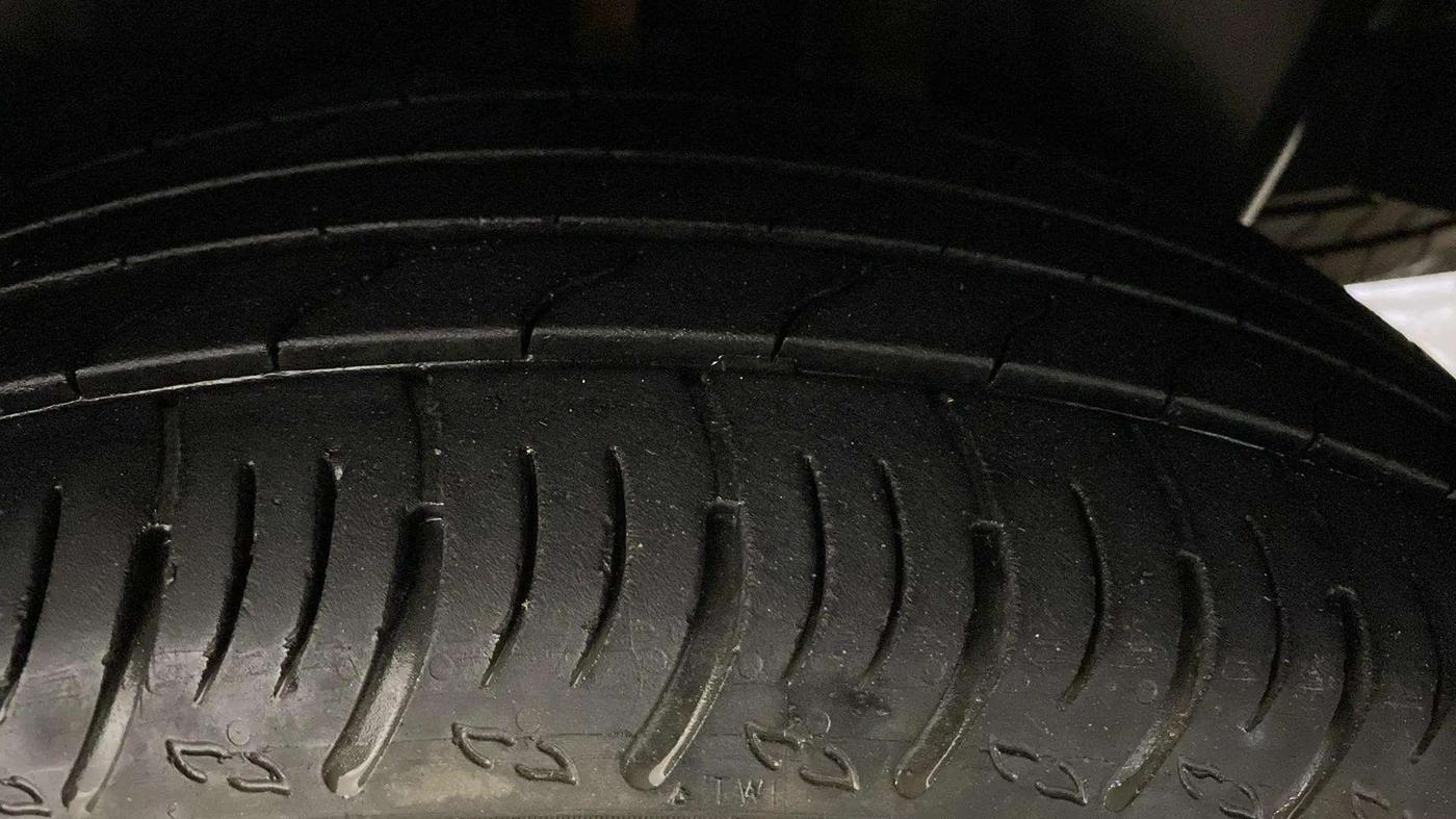 2022 Maruti XL6 ALPHA PLUS MT, Petrol, Manual, 20,734 km, Left Rear Tyre Tread