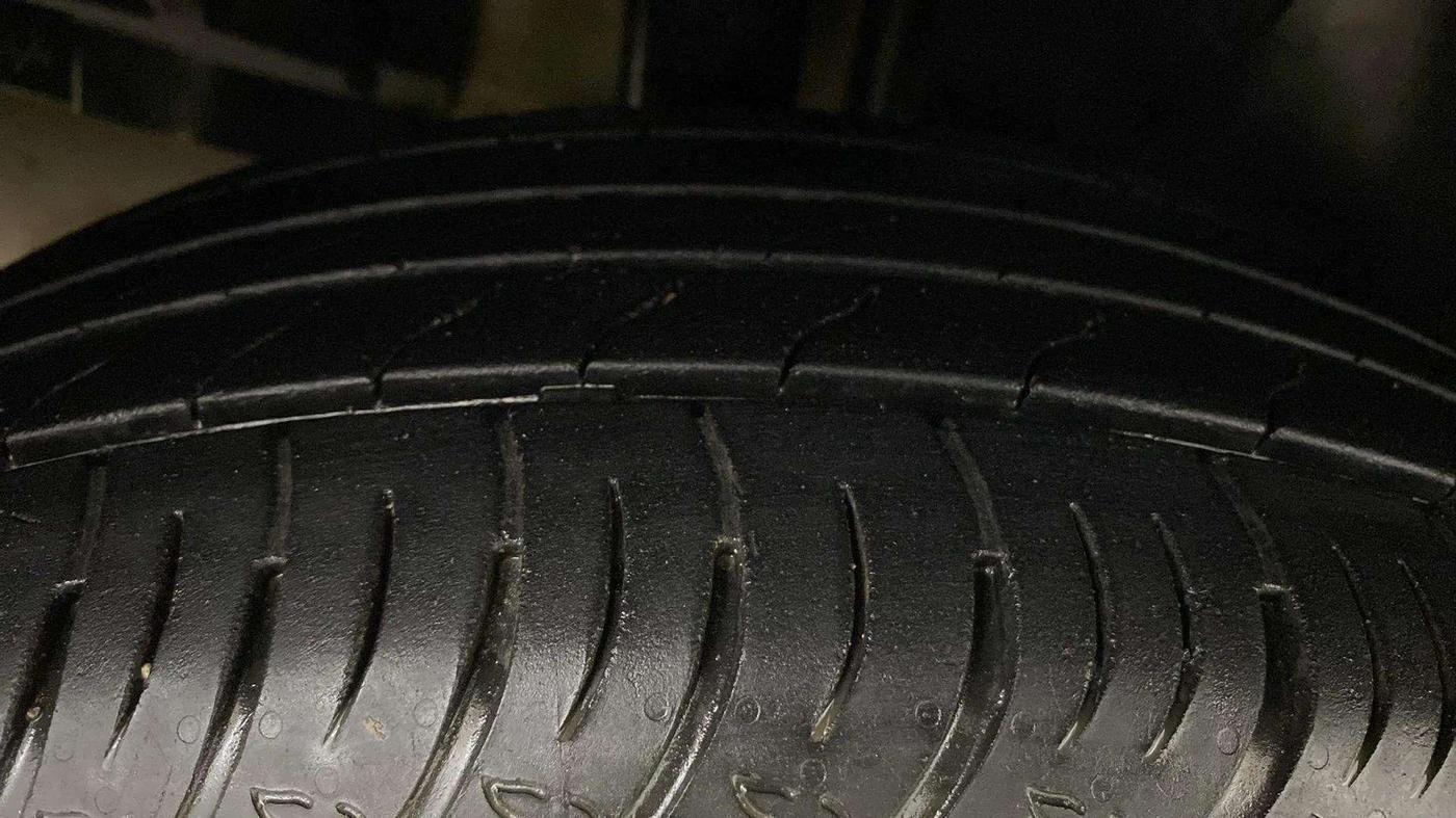 2022 Maruti XL6 ALPHA PLUS MT, Petrol, Manual, 20,734 km, Right Rear Tyre Tread