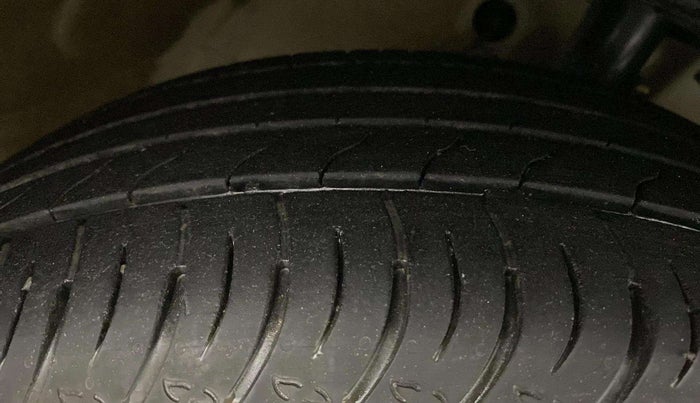 2022 Maruti XL6 ALPHA PLUS MT, Petrol, Manual, 20,734 km, Right Front Tyre Tread