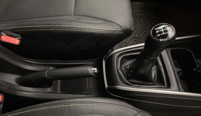2022 Maruti XL6 ALPHA PLUS MT, Petrol, Manual, 20,734 km, Gear Lever