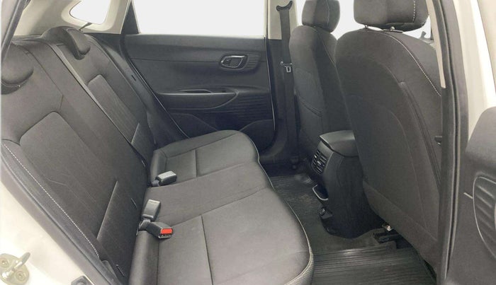 2021 Hyundai NEW I20 SPORTZ 1.2 AT, Petrol, Automatic, 41,030 km, Right Side Rear Door Cabin