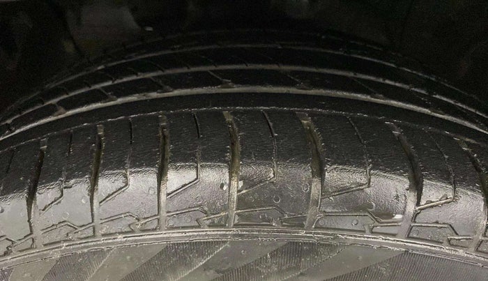 2021 Hyundai Creta SX EXECUTIVE 1.5 PETROL, Petrol, Manual, 29,036 km, Left Front Tyre Tread