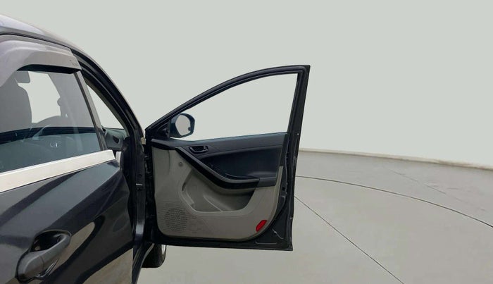 2019 Tata NEXON XM PETROL, Petrol, Manual, 95,631 km, RHS Front Door