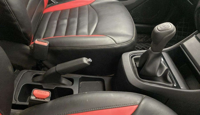 2024 Tata PUNCH PURE MT, Petrol, Manual, 28,542 km, Gear Lever