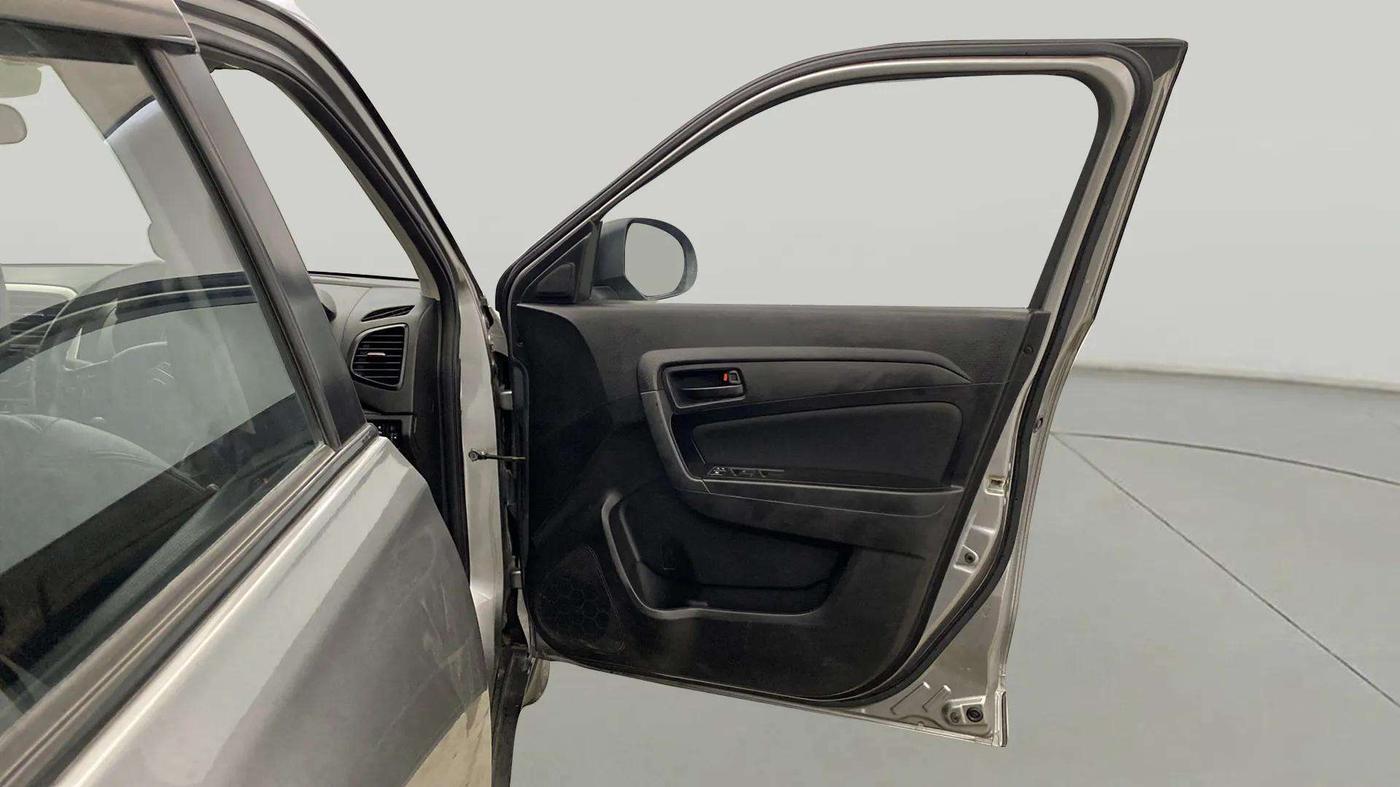2020 Maruti Vitara Brezza VXI, Petrol, Manual, 17,320 km, RHS Front Door
