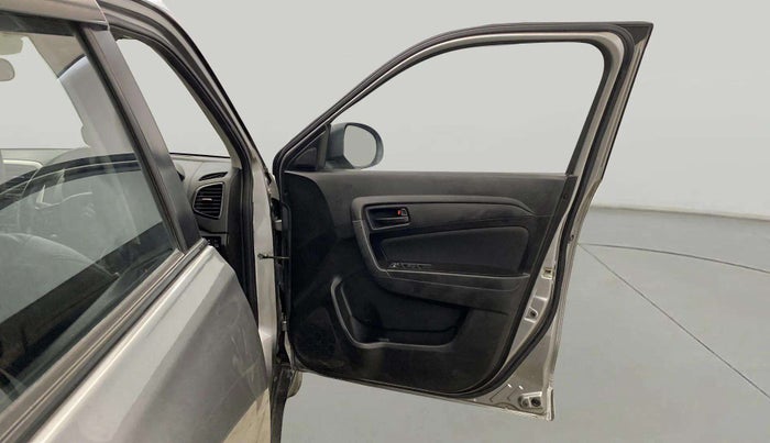 2020 Maruti Vitara Brezza VXI, Petrol, Manual, 17,165 km, RHS Front Door